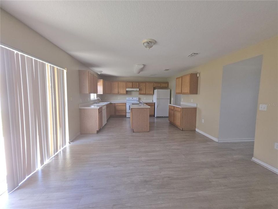 For Sale: $329,900 (4 beds, 3 baths, 3050 Square Feet)