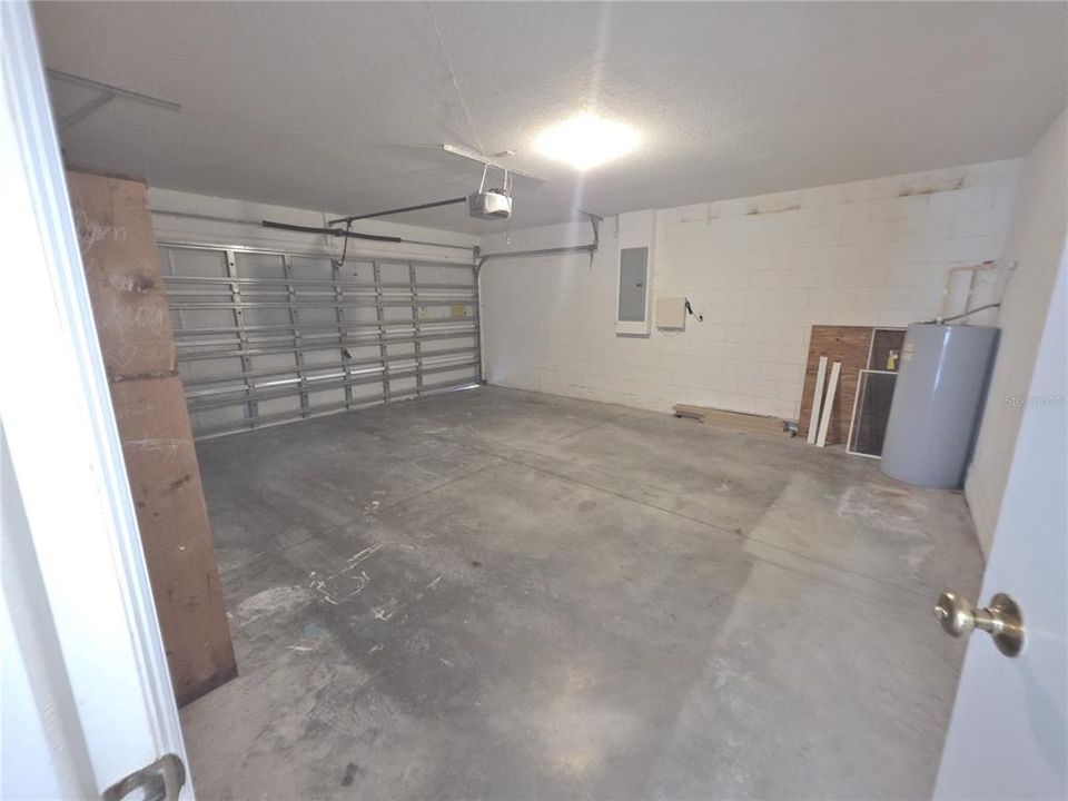 For Sale: $329,900 (4 beds, 3 baths, 3050 Square Feet)