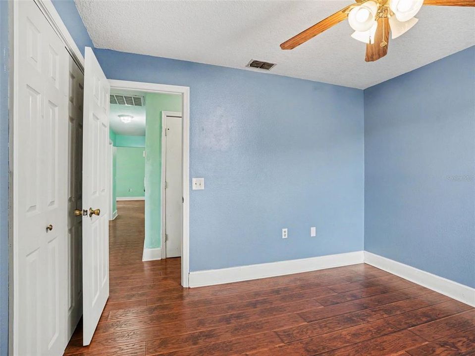 For Sale: $399,999 (4 beds, 2 baths, 2097 Square Feet)