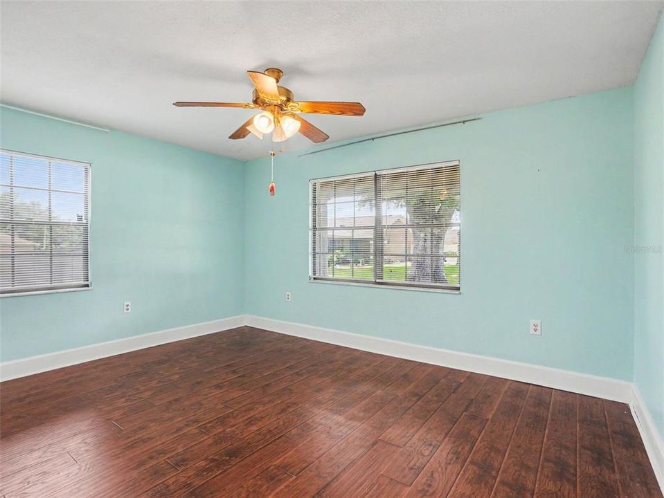 For Sale: $399,999 (4 beds, 2 baths, 2097 Square Feet)