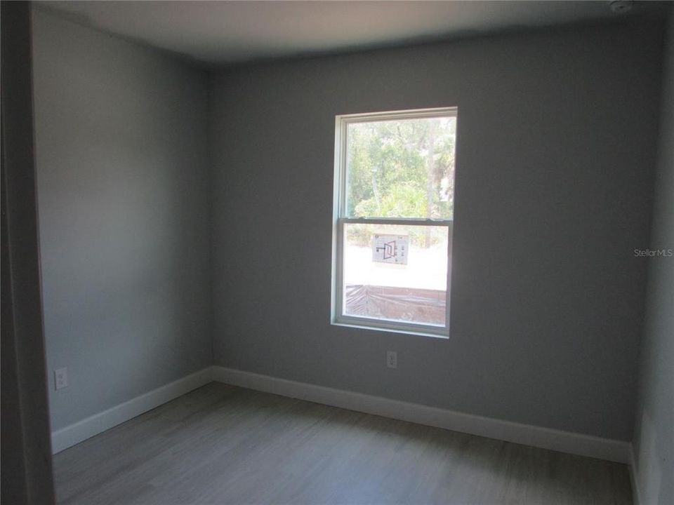 For Sale: $274,500 (6 beds, 0 baths, 2324 Square Feet)