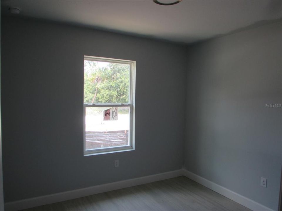 For Sale: $274,500 (6 beds, 0 baths, 2324 Square Feet)