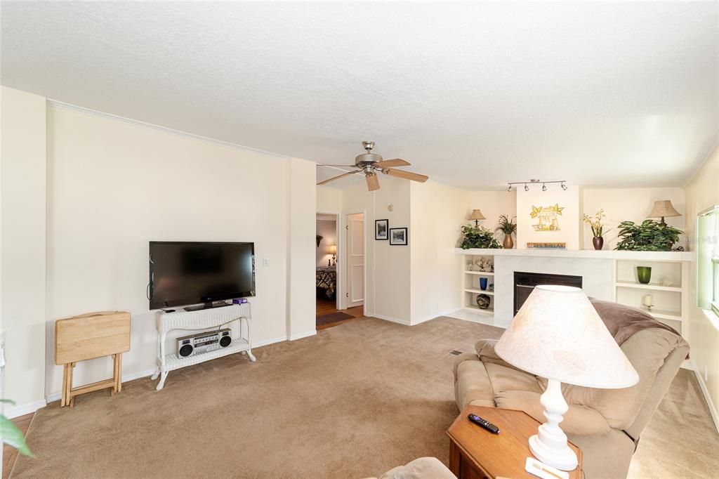 For Sale: $220,000 (3 beds, 2 baths, 1456 Square Feet)