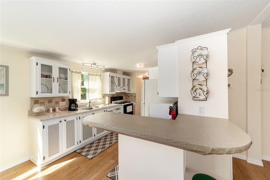 For Sale: $220,000 (3 beds, 2 baths, 1456 Square Feet)