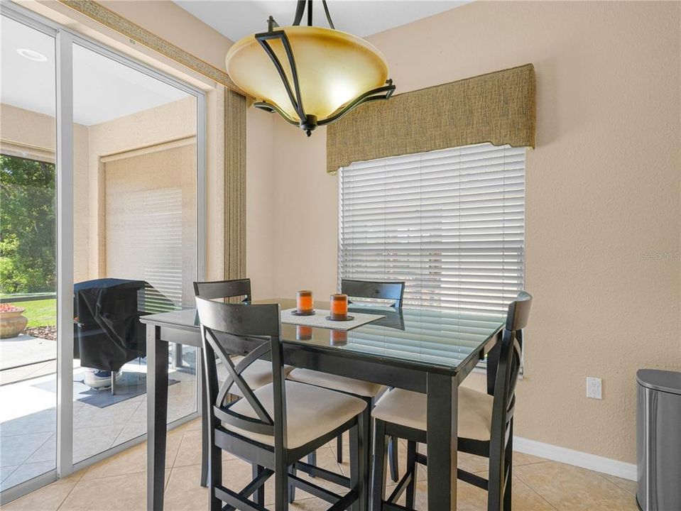 En Venta: $355,000 (3 camas, 2 baños, 1833 Pies cuadrados)