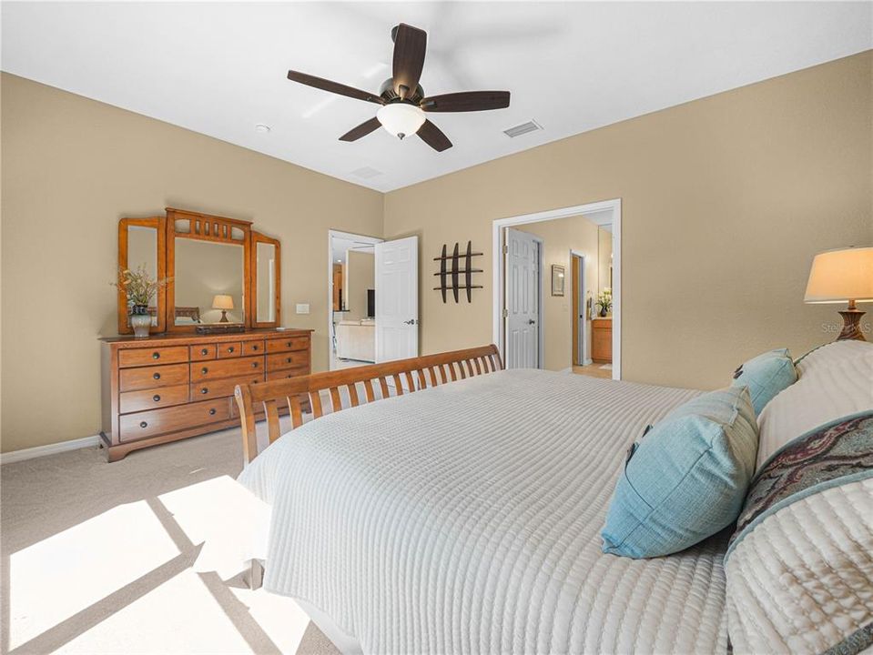 En Venta: $355,000 (3 camas, 2 baños, 1833 Pies cuadrados)