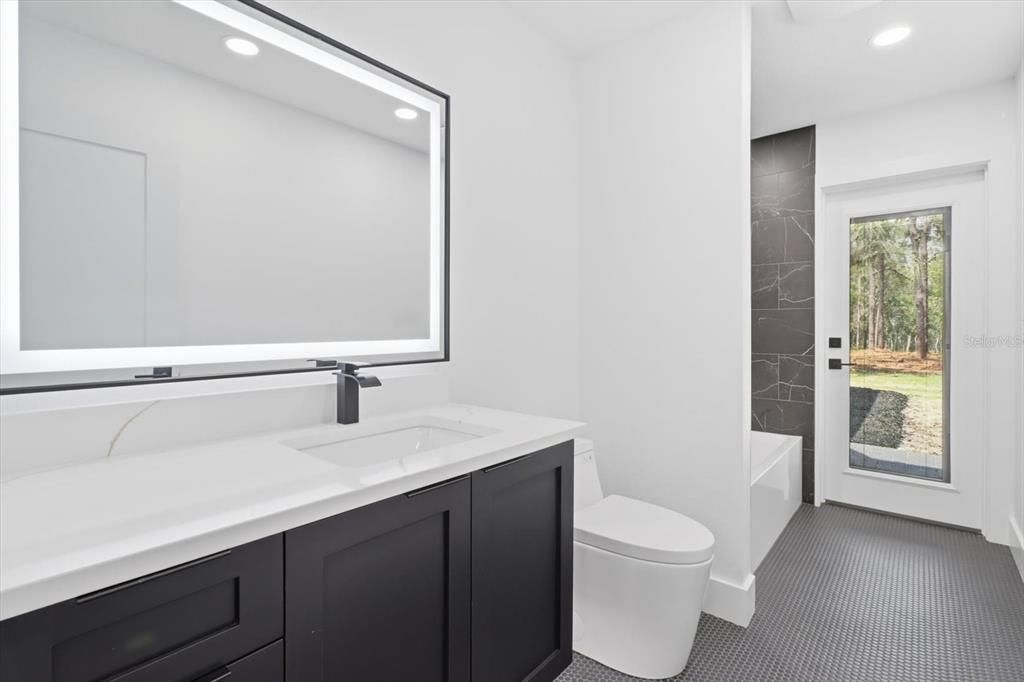 For Sale: $1,100,000 (3 beds, 2 baths, 2113 Square Feet)