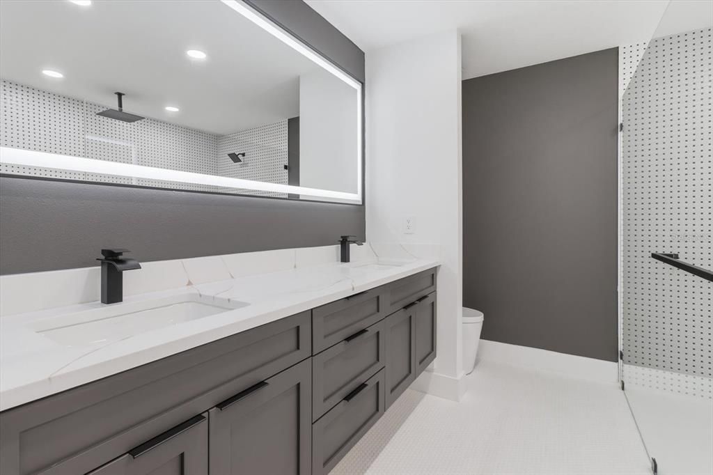 For Sale: $1,100,000 (3 beds, 2 baths, 2113 Square Feet)