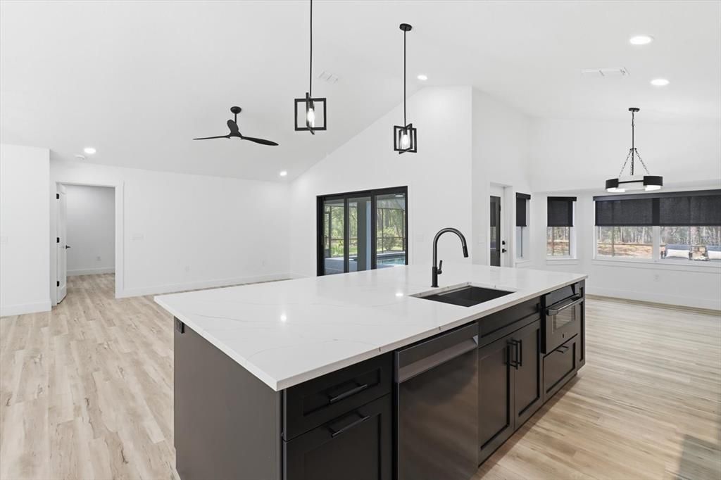 For Sale: $1,100,000 (3 beds, 2 baths, 2113 Square Feet)