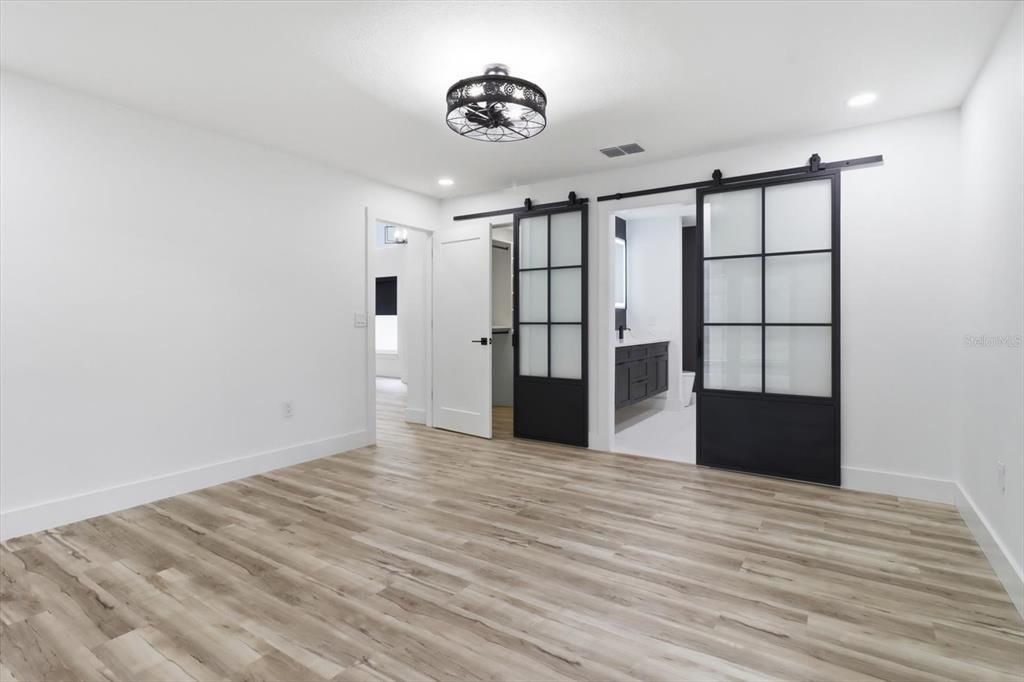 For Sale: $1,100,000 (3 beds, 2 baths, 2113 Square Feet)