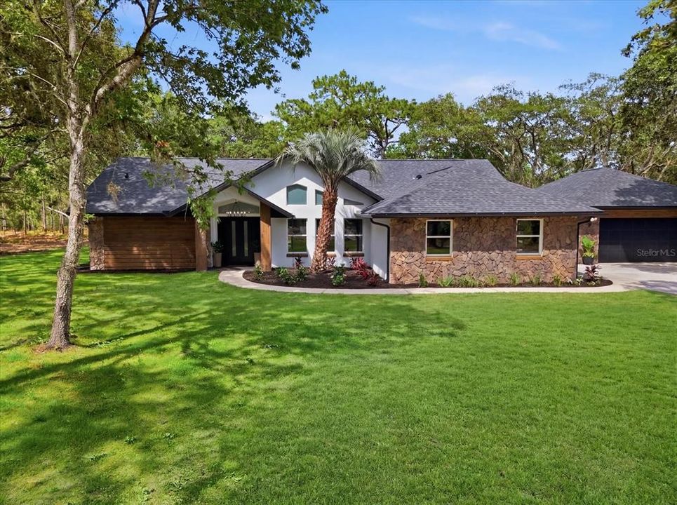 For Sale: $1,100,000 (3 beds, 2 baths, 2113 Square Feet)