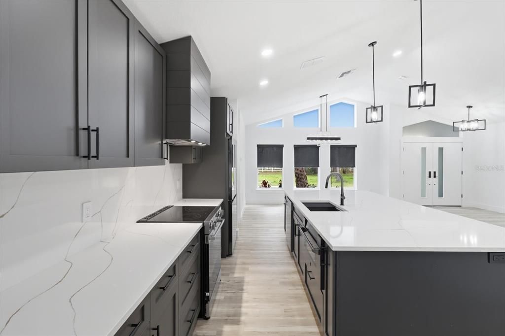 For Sale: $1,100,000 (3 beds, 2 baths, 2113 Square Feet)