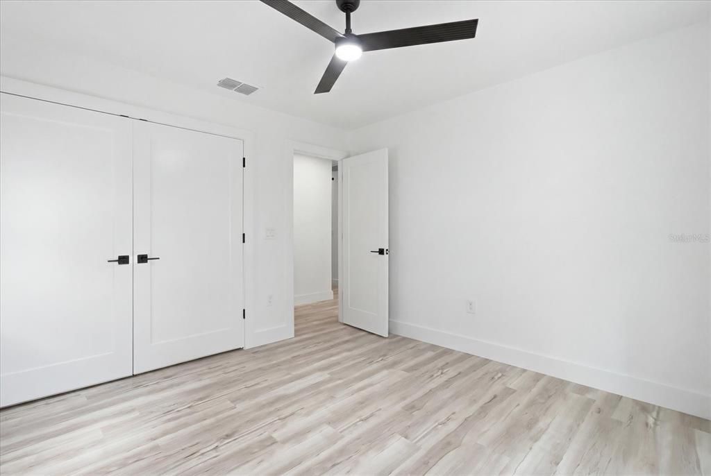 For Sale: $1,100,000 (3 beds, 2 baths, 2113 Square Feet)