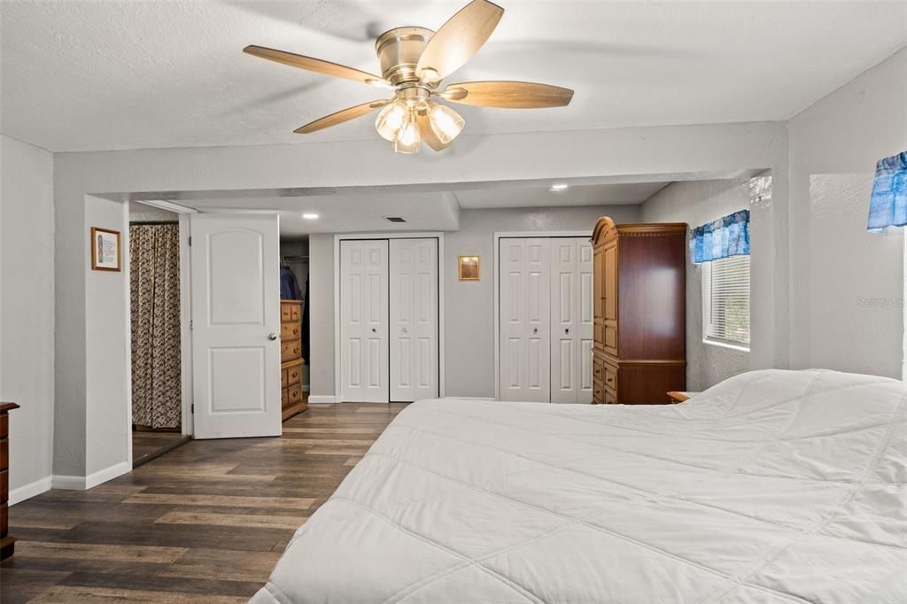 For Sale: $209,900 (3 beds, 2 baths, 1536 Square Feet)
