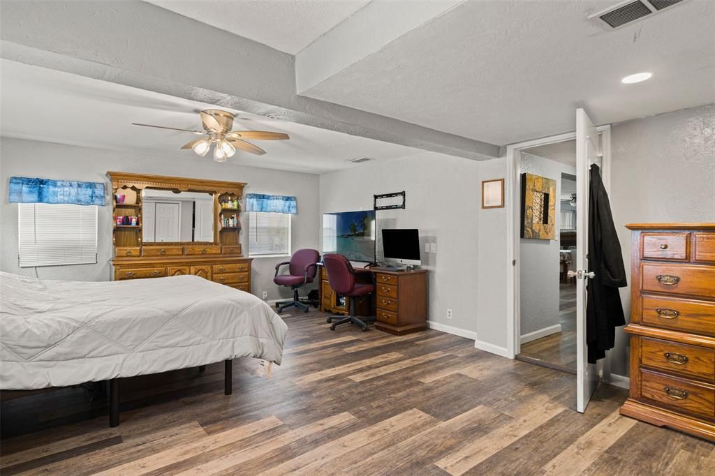For Sale: $209,900 (3 beds, 2 baths, 1536 Square Feet)