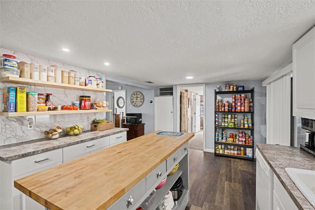 For Sale: $209,900 (3 beds, 2 baths, 1536 Square Feet)