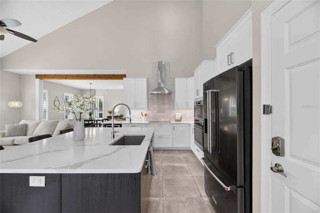 En Venta: $459,000 (4 camas, 2 baños, 2647 Pies cuadrados)