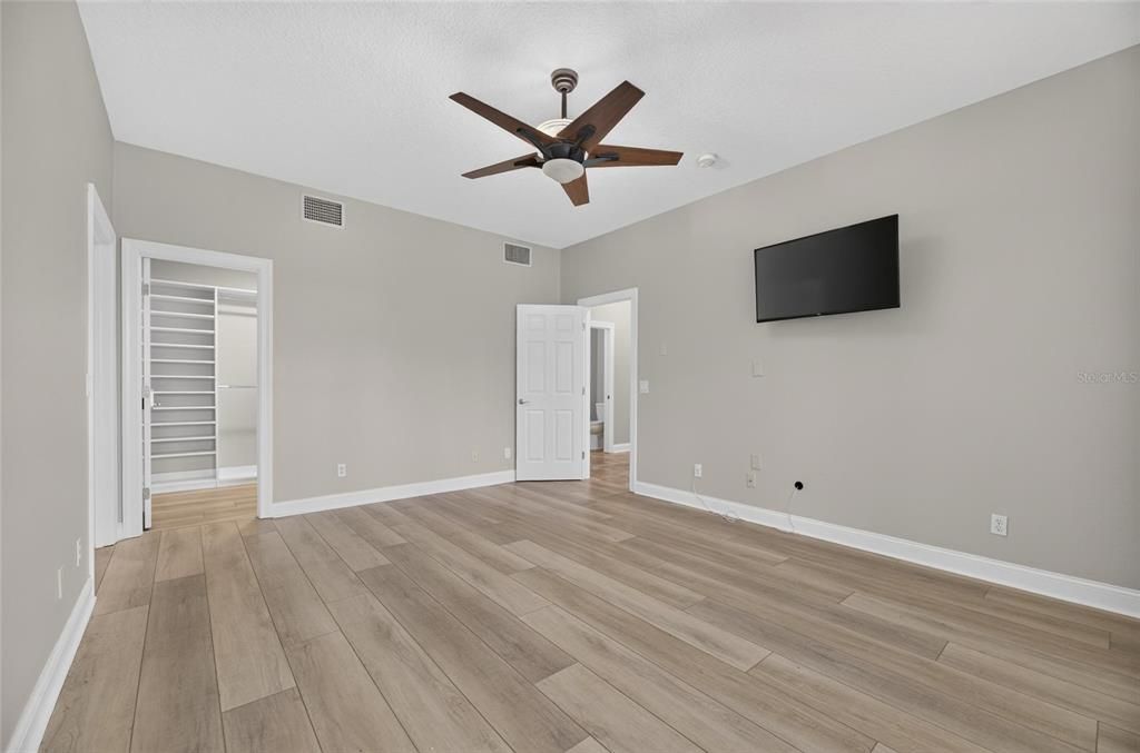 En Venta: $459,000 (4 camas, 2 baños, 2647 Pies cuadrados)