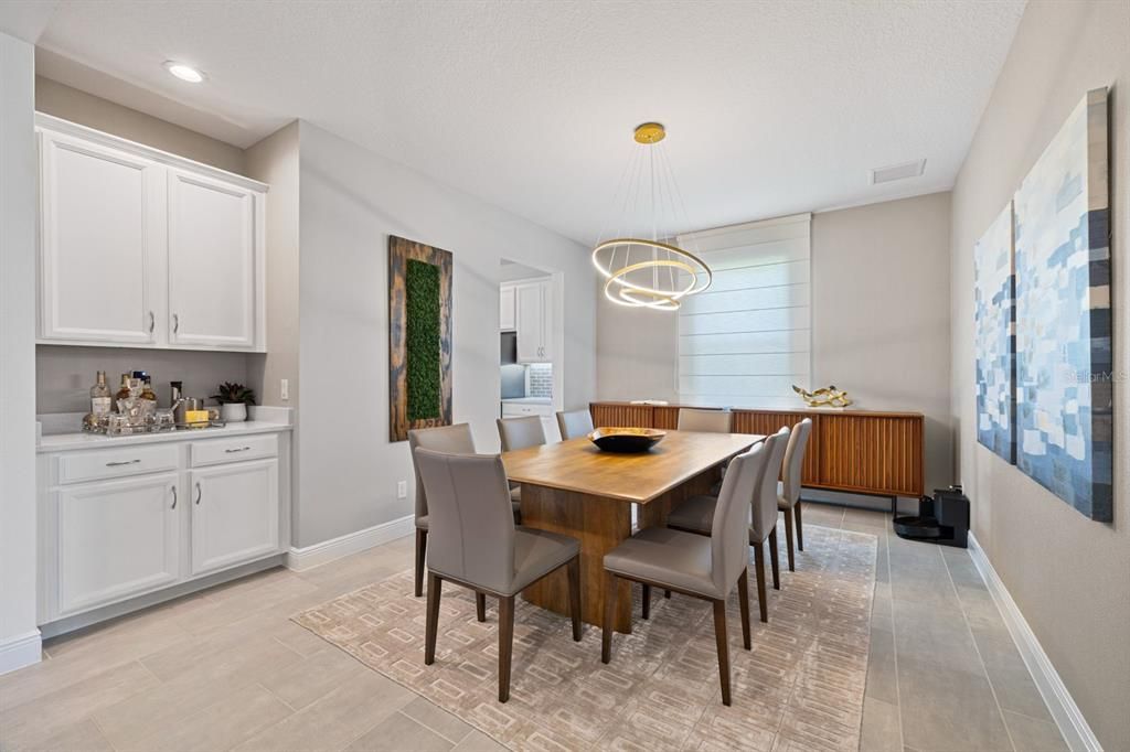En Venta: $827,000 (6 camas, 4 baños, 3988 Pies cuadrados)