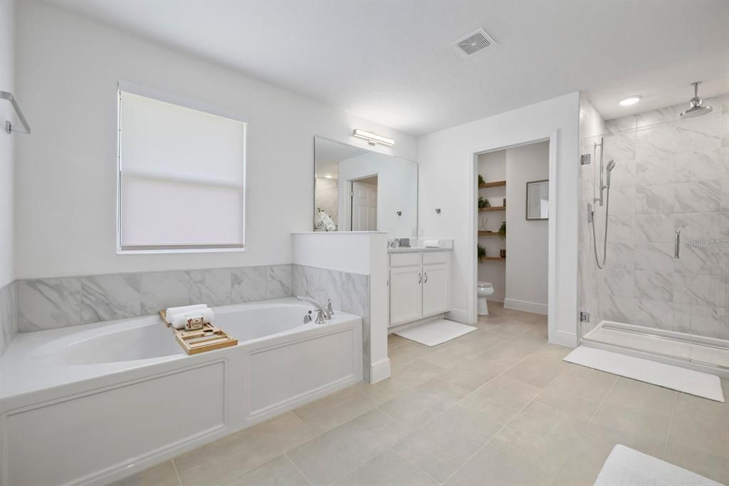 En Venta: $827,000 (6 camas, 4 baños, 3988 Pies cuadrados)