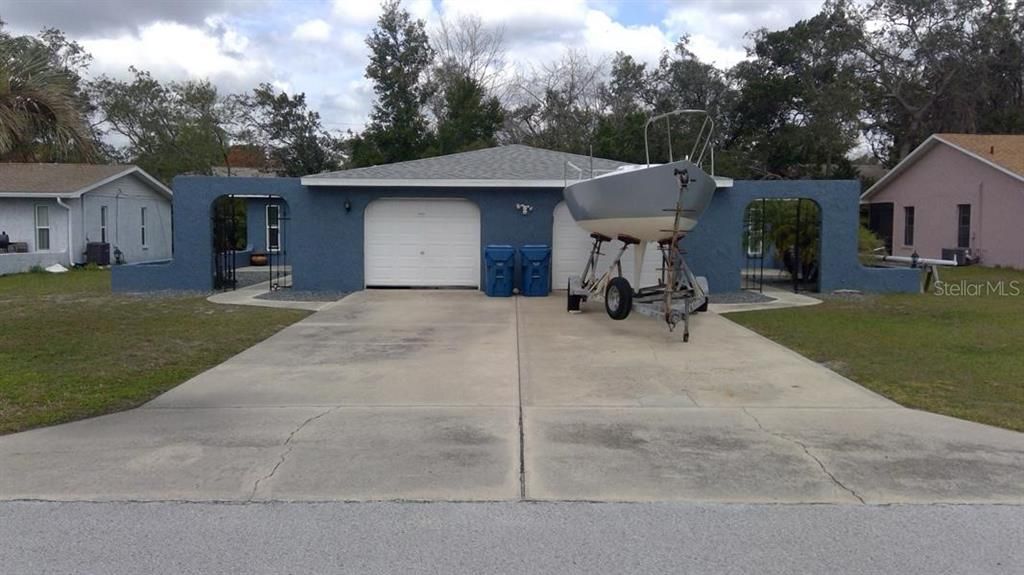 For Rent: $1,450 (2 beds, 1 baths, 975 Square Feet)