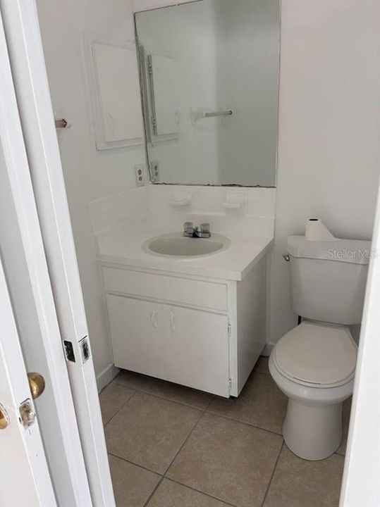 For Rent: $1,450 (2 beds, 1 baths, 975 Square Feet)