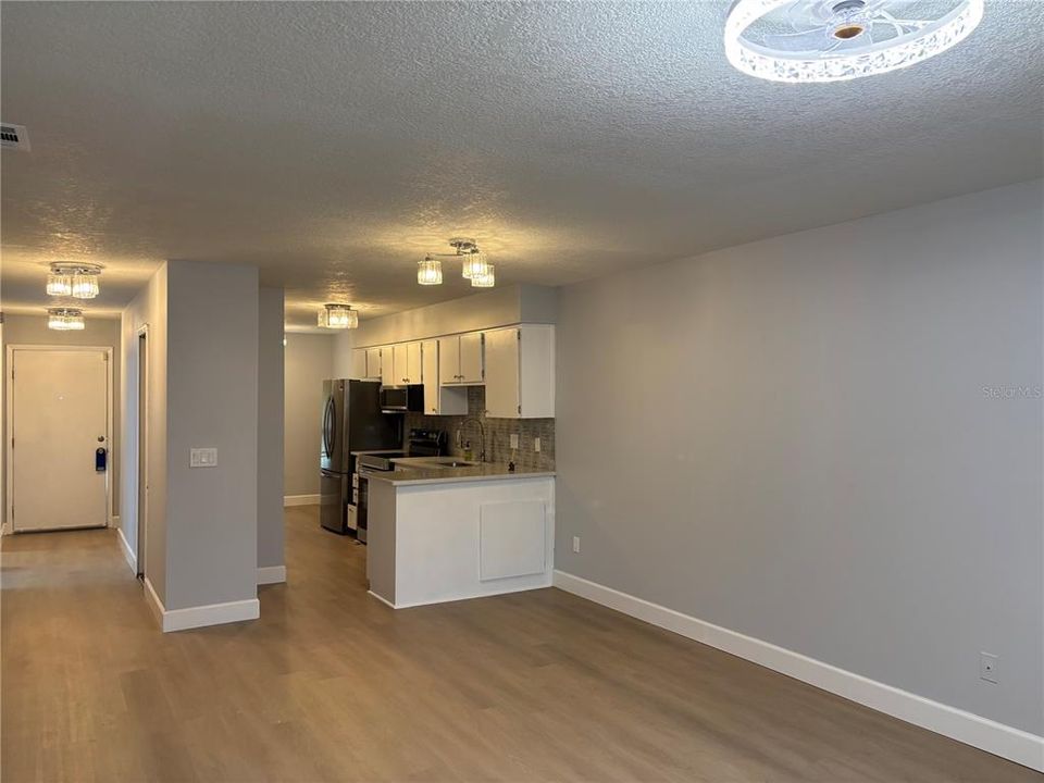 For Sale: $244,000 (2 beds, 2 baths, 1068 Square Feet)