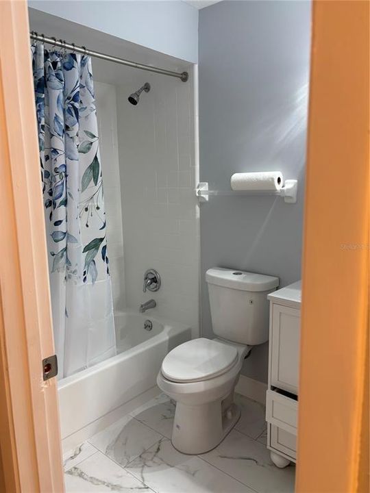 For Sale: $244,000 (2 beds, 2 baths, 1068 Square Feet)
