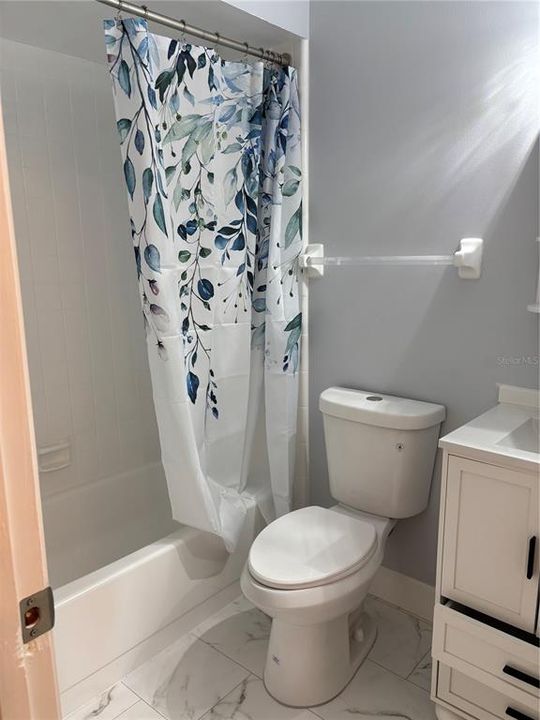 For Sale: $244,000 (2 beds, 2 baths, 1068 Square Feet)