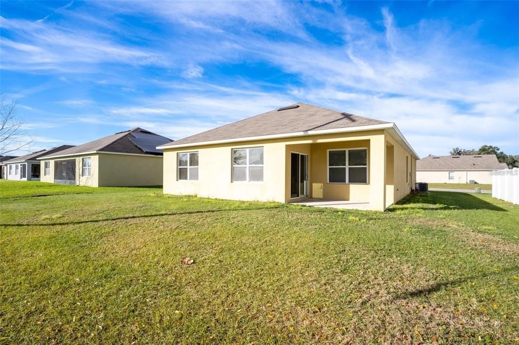 For Rent: $1,899 (3 beds, 2 baths, 1761 Square Feet)