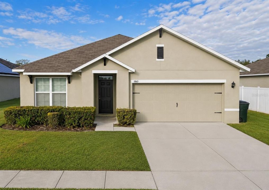 For Rent: $1,899 (3 beds, 2 baths, 1761 Square Feet)