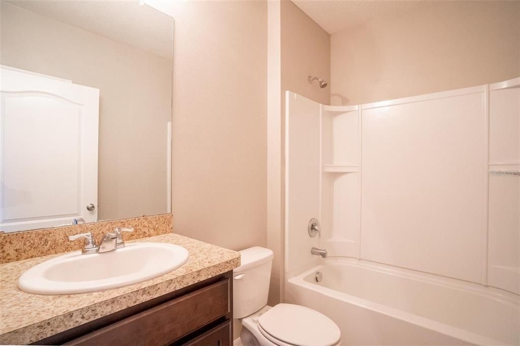 For Rent: $1,899 (3 beds, 2 baths, 1761 Square Feet)