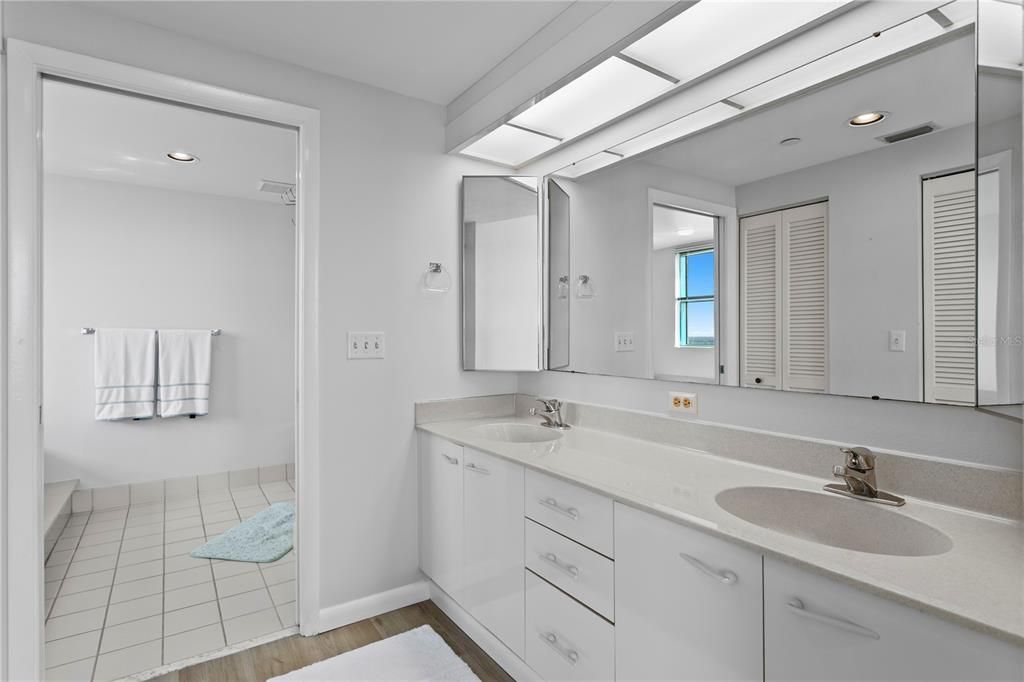 For Rent: $4,500 (2 beds, 2 baths, 1579 Square Feet)