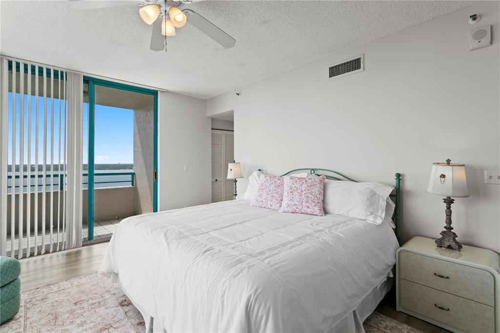 For Rent: $4,500 (2 beds, 2 baths, 1579 Square Feet)