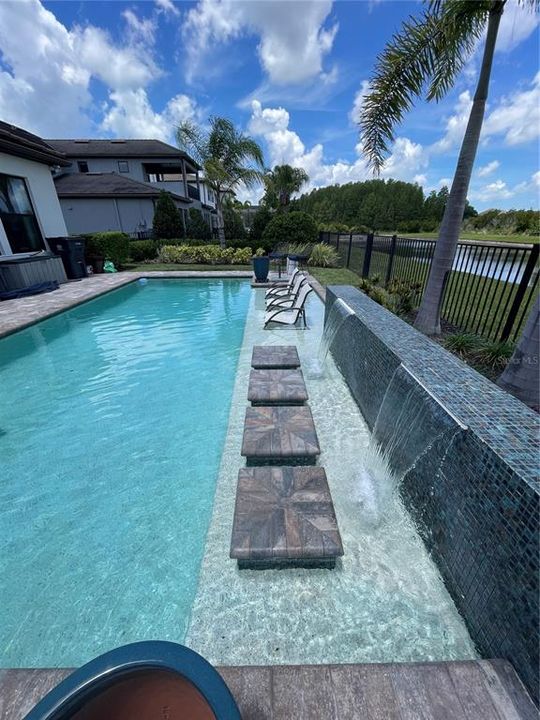 En Venta: $1,299,900 (4 camas, 3 baños, 3291 Pies cuadrados)