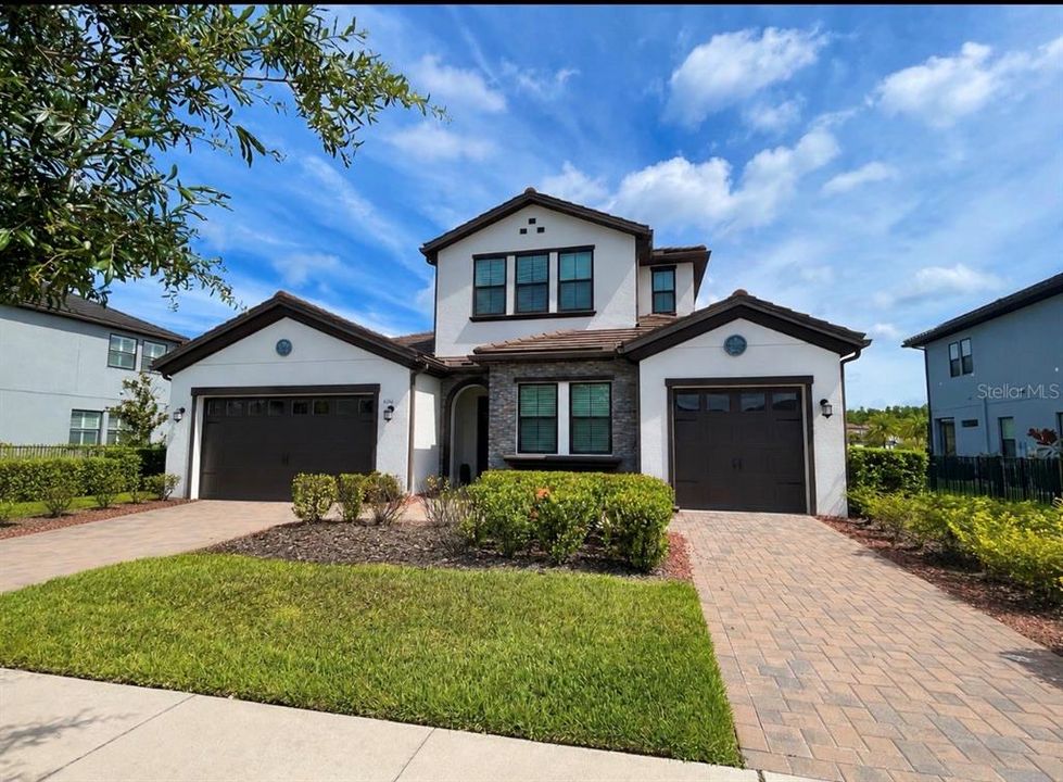 En Venta: $1,299,900 (4 camas, 3 baños, 3291 Pies cuadrados)