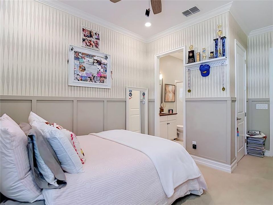En Venta: $1,299,900 (4 camas, 3 baños, 3291 Pies cuadrados)