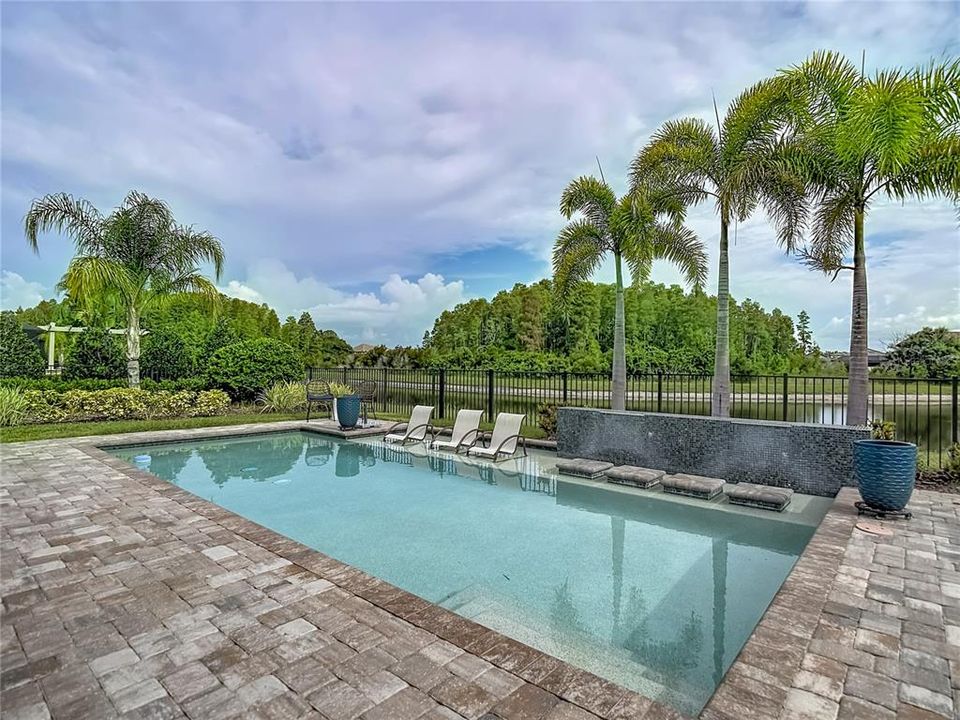 En Venta: $1,299,900 (4 camas, 3 baños, 3291 Pies cuadrados)