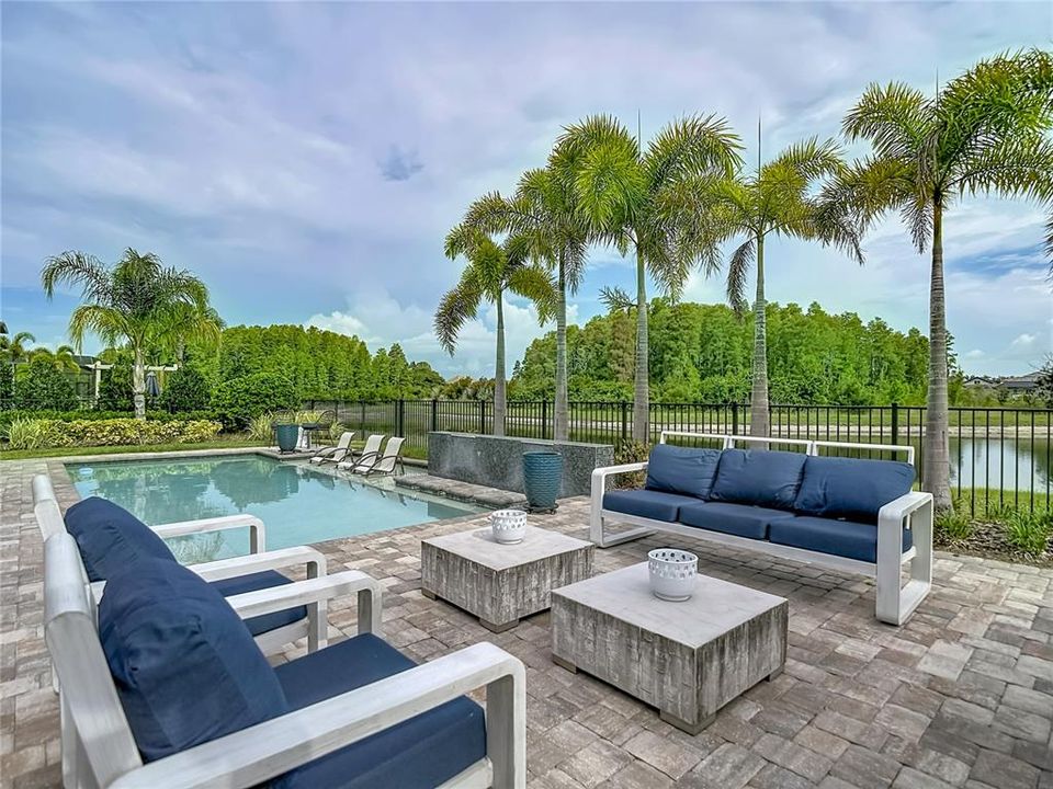 En Venta: $1,299,900 (4 camas, 3 baños, 3291 Pies cuadrados)