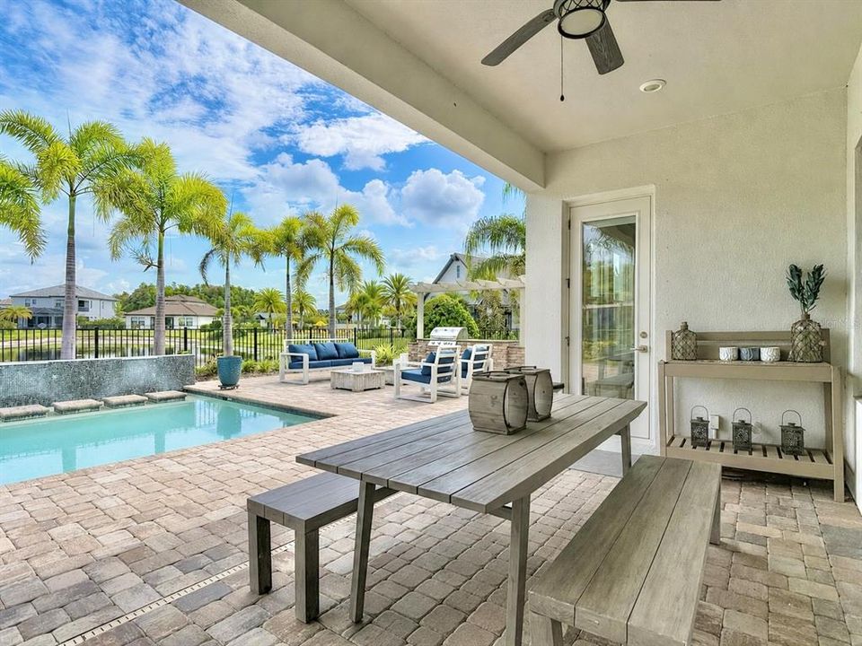 En Venta: $1,299,900 (4 camas, 3 baños, 3291 Pies cuadrados)