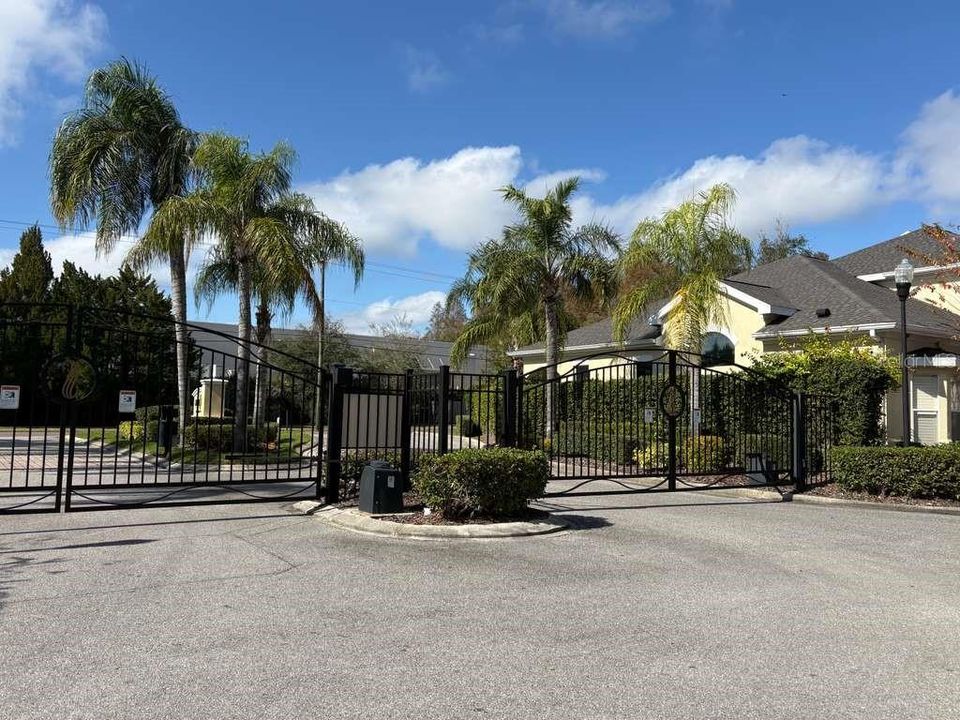 For Sale: $449,000 (4 beds, 2 baths, 2752 Square Feet)