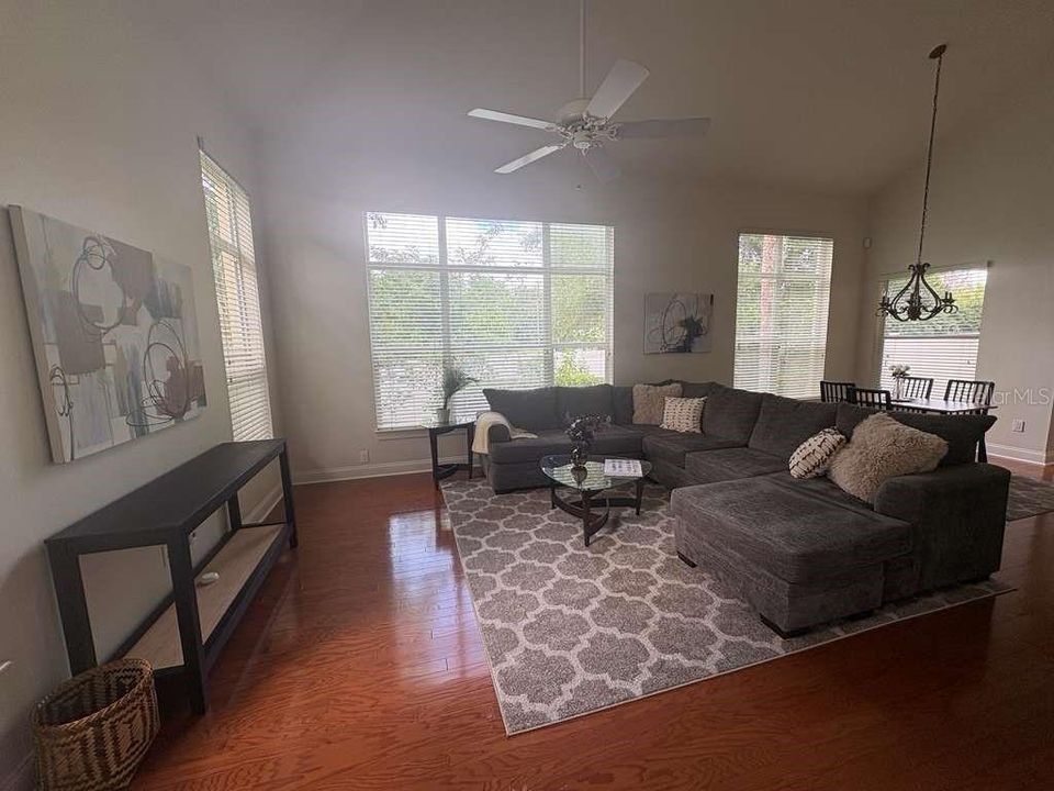 For Sale: $449,000 (4 beds, 2 baths, 2752 Square Feet)
