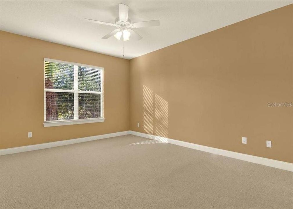 For Sale: $449,000 (4 beds, 2 baths, 2752 Square Feet)