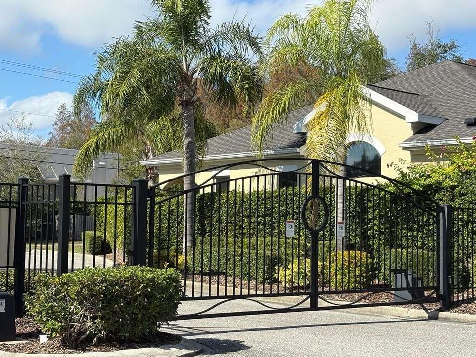 For Sale: $449,000 (4 beds, 2 baths, 2752 Square Feet)