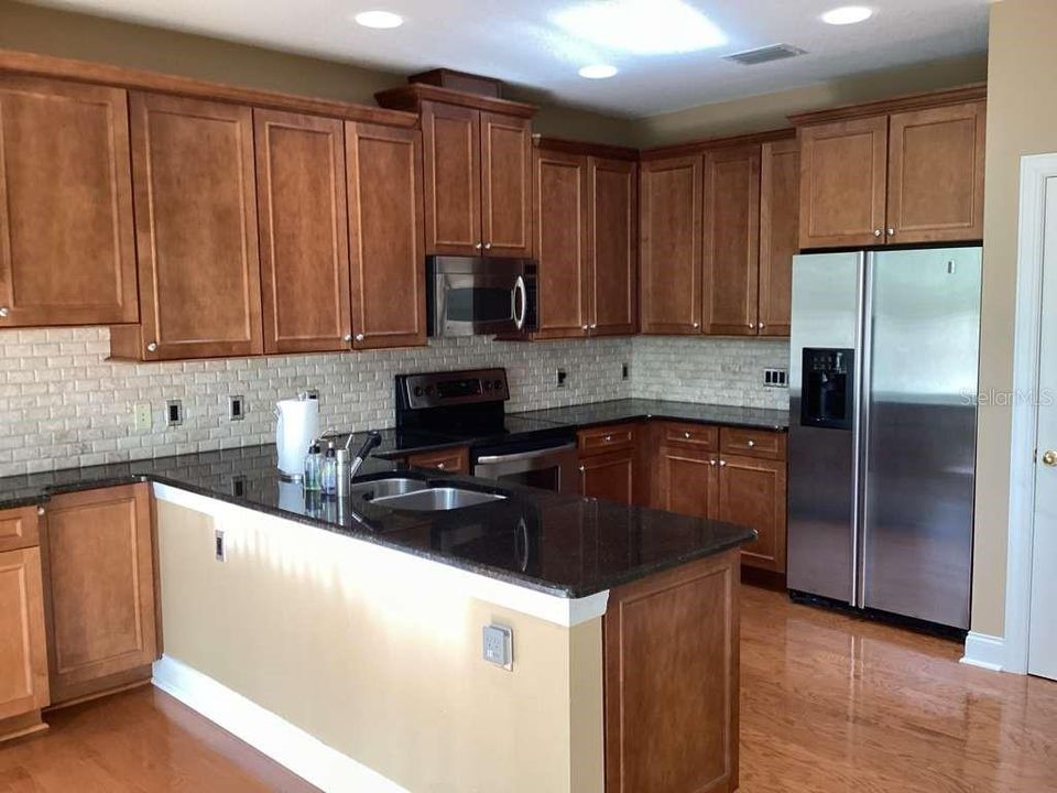 For Sale: $449,000 (4 beds, 2 baths, 2752 Square Feet)