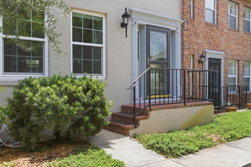 For Sale: $237,000 (2 beds, 2 baths, 1360 Square Feet)