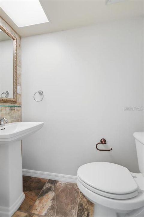 For Sale: $237,000 (2 beds, 2 baths, 1360 Square Feet)
