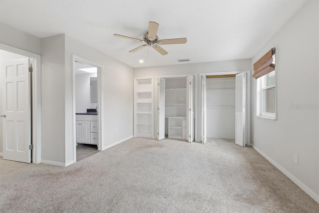 For Sale: $237,000 (2 beds, 2 baths, 1360 Square Feet)