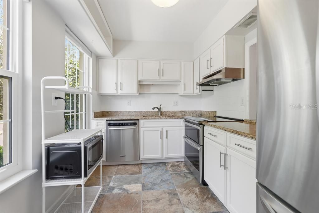 For Sale: $237,000 (2 beds, 2 baths, 1360 Square Feet)