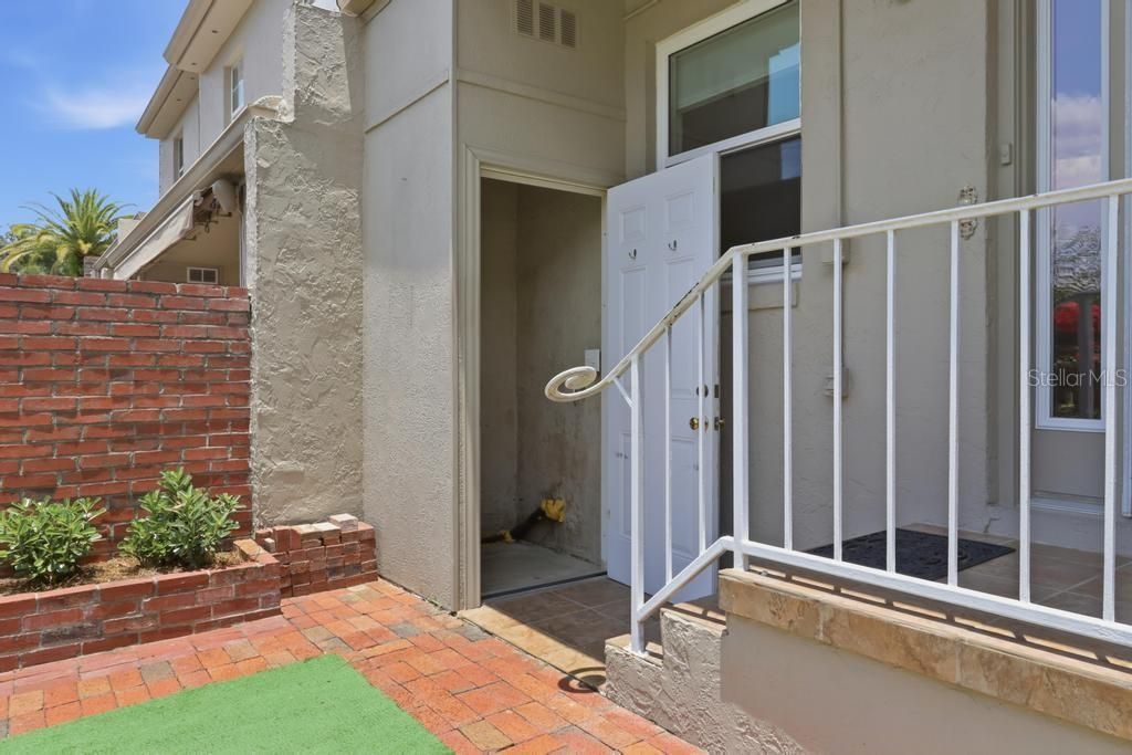 For Sale: $237,000 (2 beds, 2 baths, 1360 Square Feet)